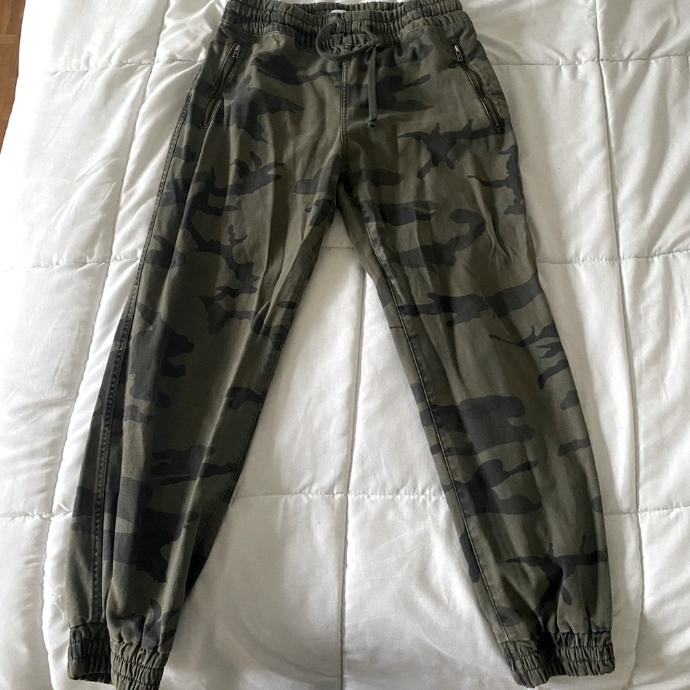ARITZIA- Tna collection
